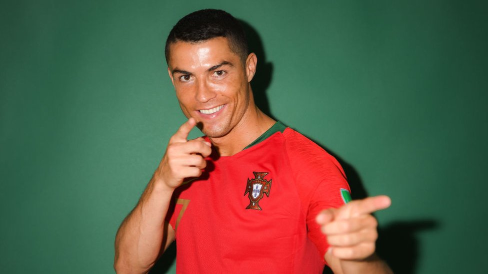 Cristiano Ronaldo con el pelo muy corto