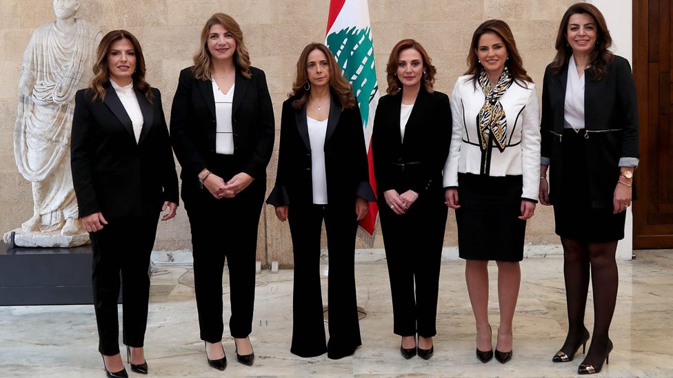 Женщины-министры в новом правительстве Ливана - (слева направо) Ламия Дуэйхи, Мари-Клод Наджм, Зейна Акар, Манал Абдель Самад, Вартин Оганян и Гада Шрейм