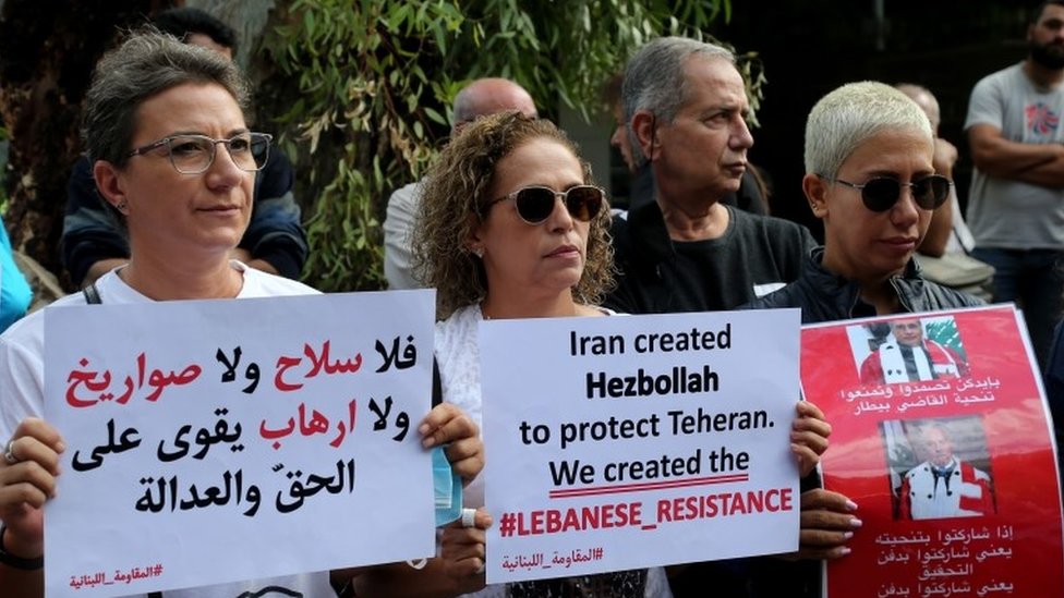 مظاهرة مناهضة لحزب الله في بيروت في أعقاب الاشتباكات الدامية