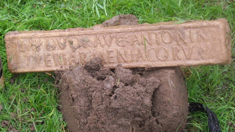 Roman lead bar found in Wells field fetches £25,000 - BBC News