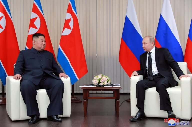 Kim Jong-un ve Vladimir Putin