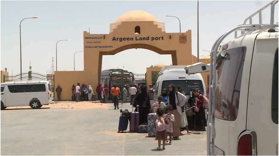 معبر أركين الحدودي جنوب مصر