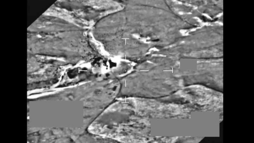 Кадр из видеозаписи авиаудара на севере Ирака