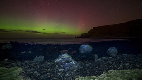 Northern Lights seen over Isle of Man - BBC News