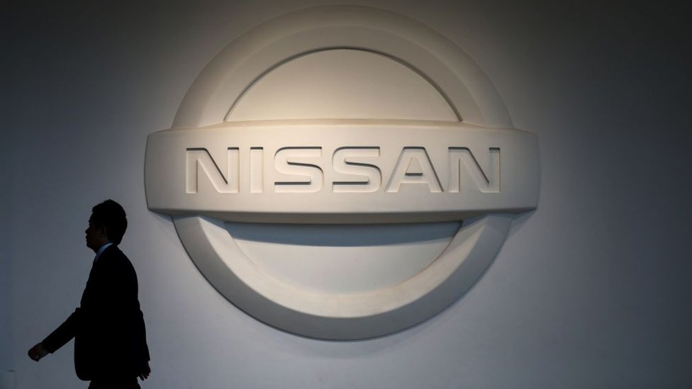 Logo Nissan