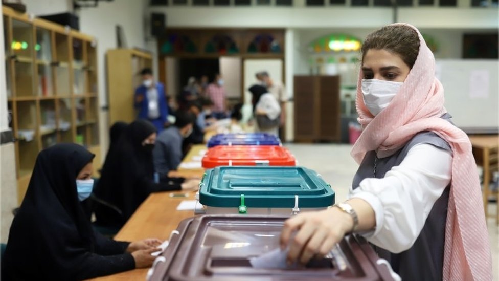 iranian woman votes in Tehran