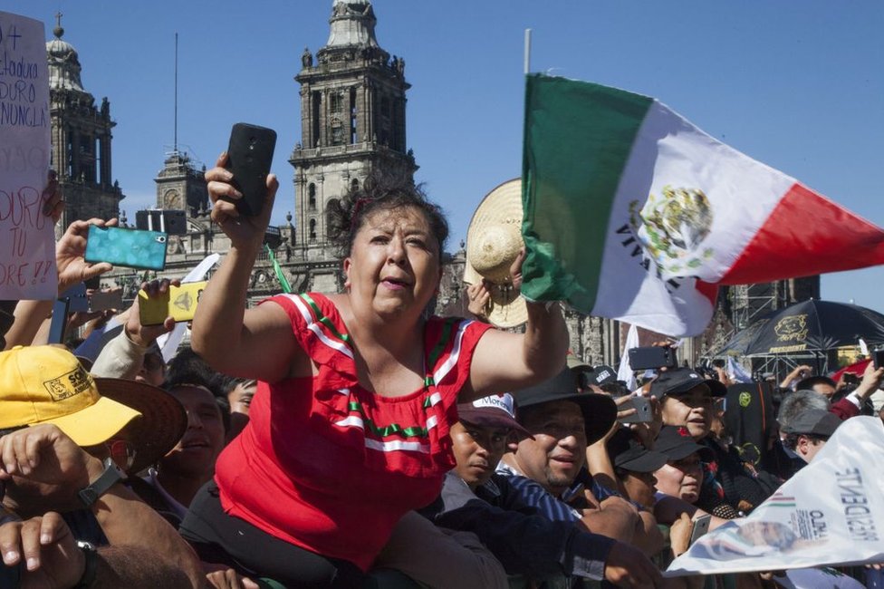 AMLO.