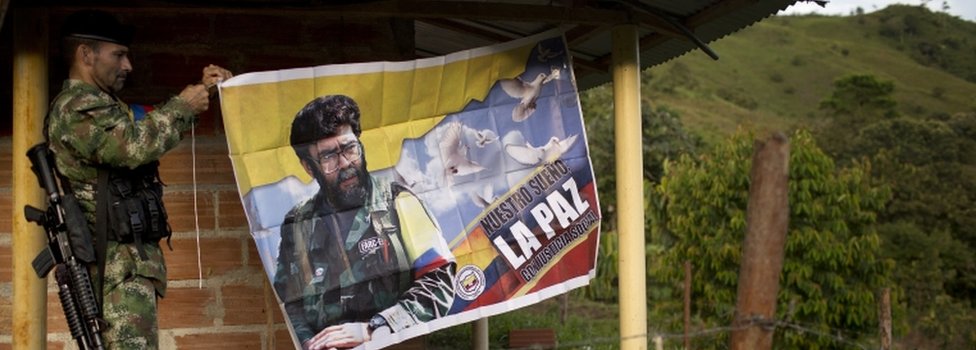 3 января 2016 г. Фотография из архива: Орландо, боец ??повстанцев 36-го Фронта Революционных вооруженных сил Колумбии или FARC