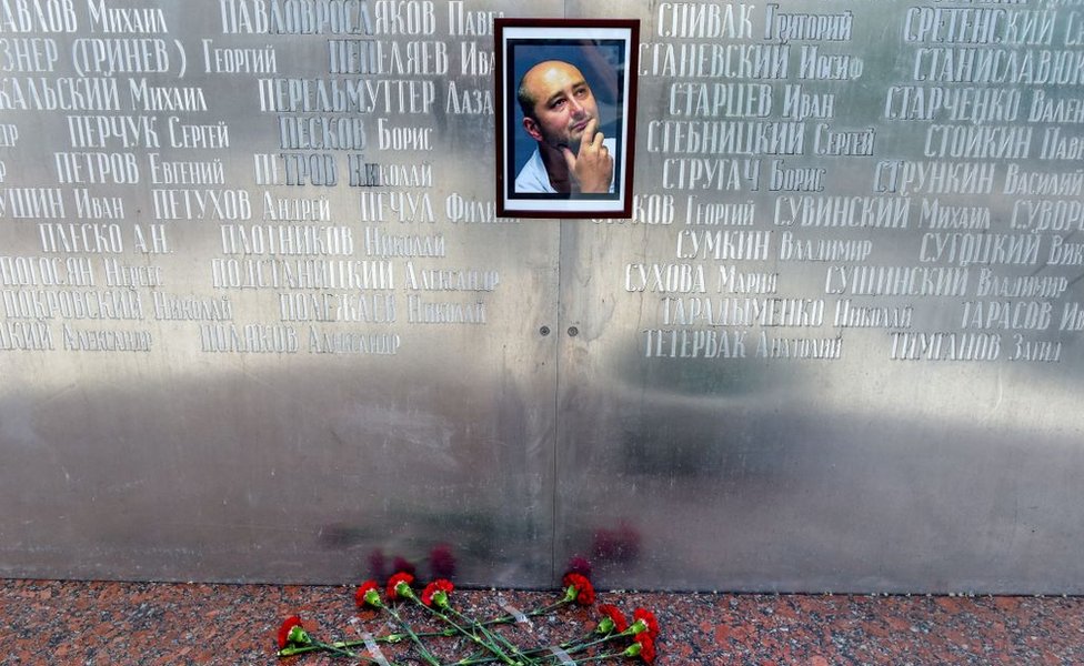 El periodista ruso 'asesinado' aparece vivo luego de capturar a su asesino