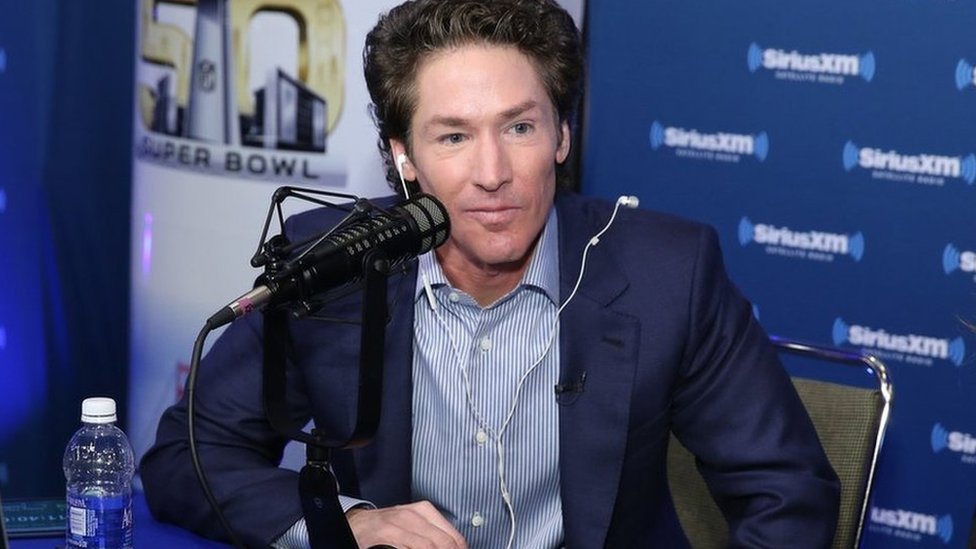 Houston Flood: Pastor Osteen don open church to victims - BBC News Pidgin