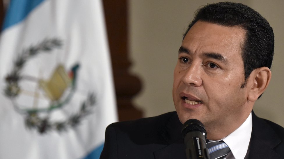 Джимми Моралес во время пресс-конференции в городе Гватемала