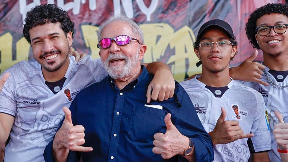 Foto de Lula durante evento em na comunidade de Heliópolis, em São Paulo