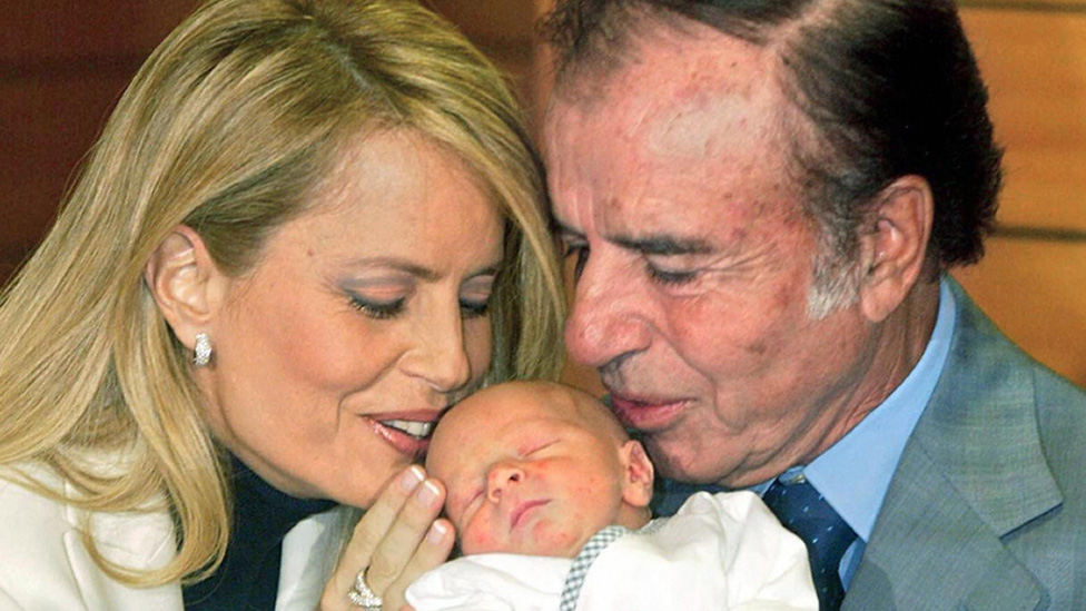 Carlos Menem y Cecilia Bolocco