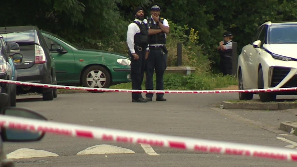 Feltham Shooting: Man Dies At Block Of Flats - Bbc News