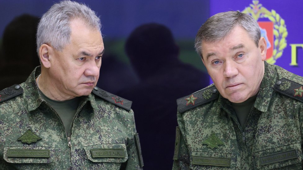 武裝部隊統領吉拉西莫夫（右）