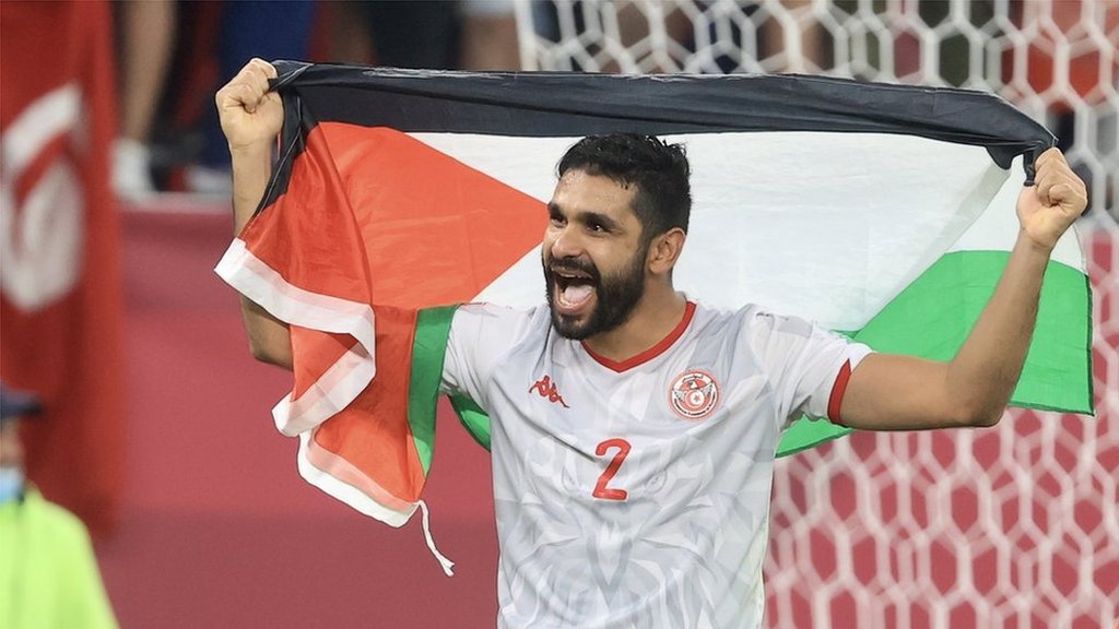 نصف نهائي كأس العرب: 19 دقيقة وقت بدل ضائع في مباراة الجزائر وقطر وهدف قاتل بنيران صديقة يقصي منتخب "الفراعنة" 1 تأهل المنتخب التونسي إلى نهائي كأس العرب