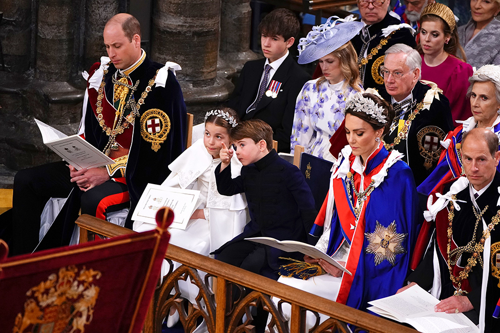 Prens William, çocukları Charlotte, Louis, eşi Prenses Cathrine ve Edinburgh Dükü Edward