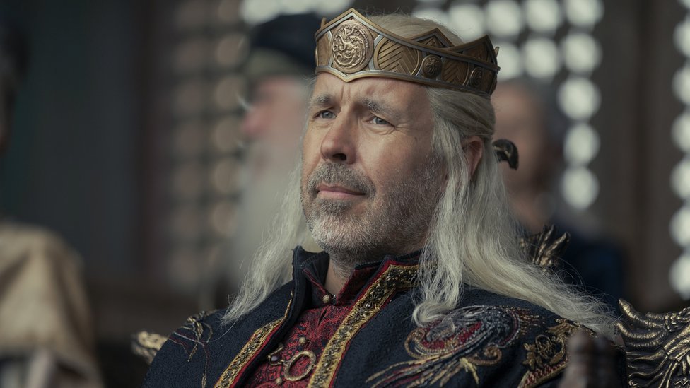 Paddy Considine hace el papel del rey Viserys Targaryen. Historia real de house of the dragon