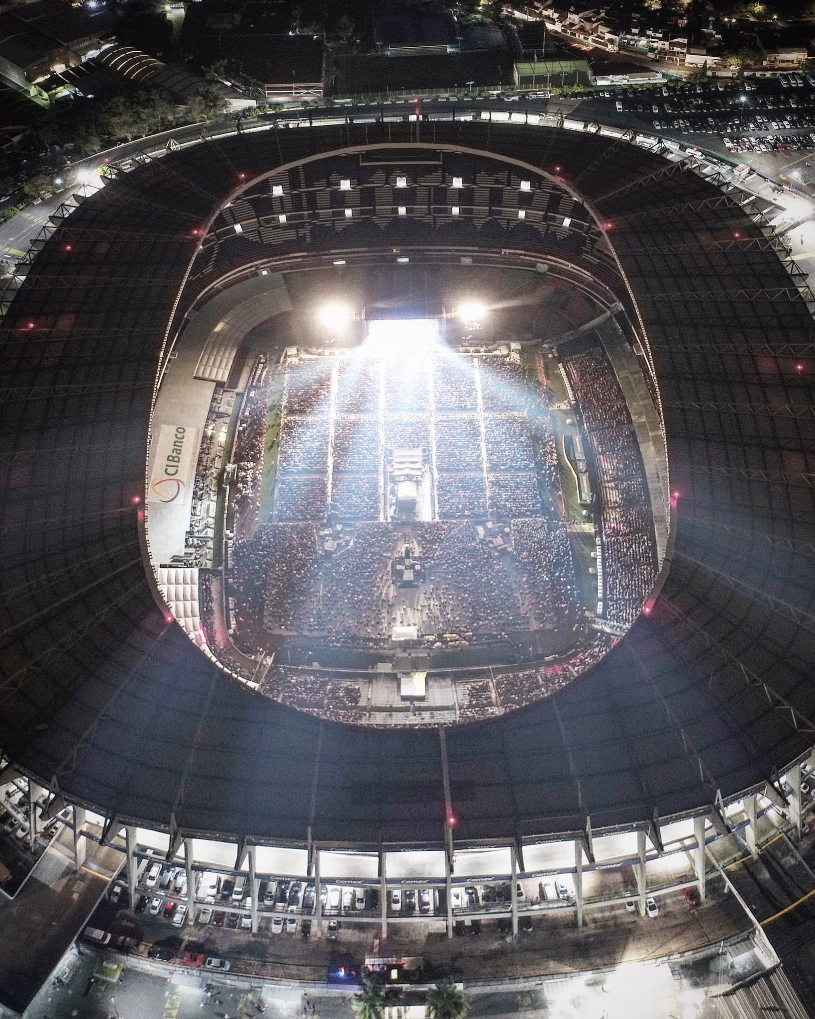 Un concierto de Paul McCartney en el Estadio Azteca congregó a más 60.000 personas. (Foto: Santiago Arau) El Estadio Azteca en un concierto Foto: Santiago Arau