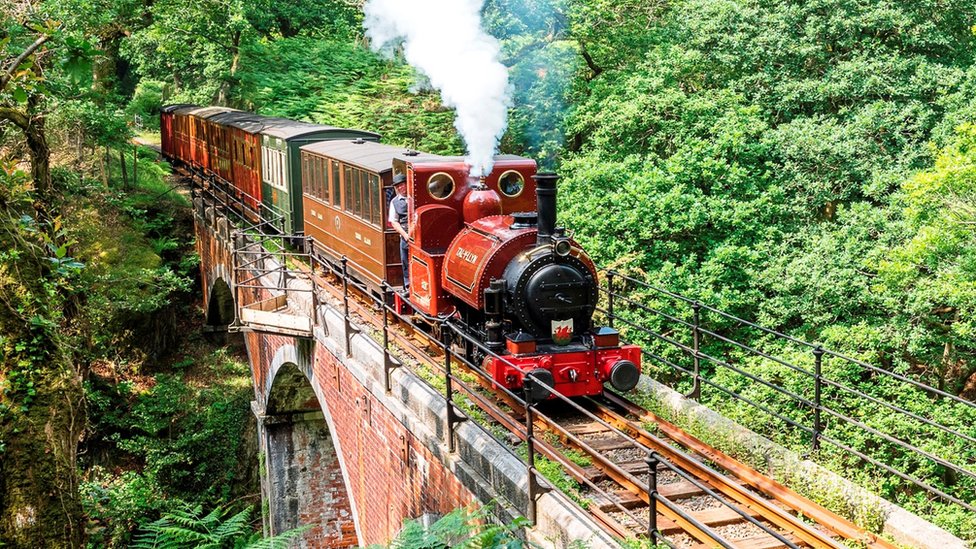 Локомотив № 1 Talyllyn Railway, Talyllyn, на Долгочском виадуке