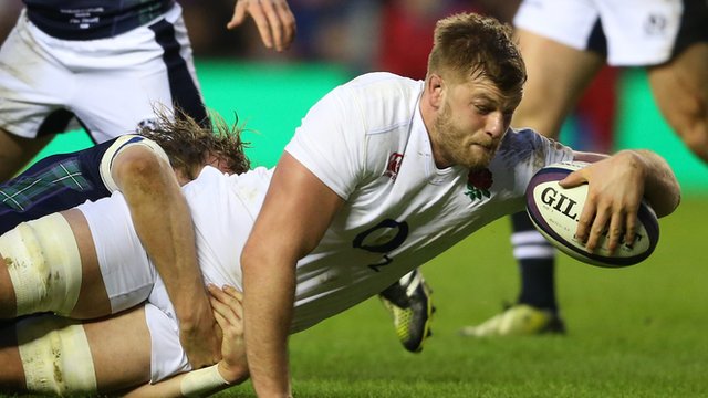George Kruis scores a try
