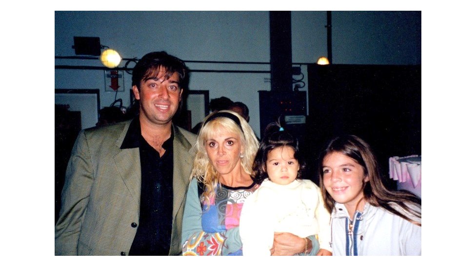 Maco Monroy con Claudia Villafañe y las hijas de ella y Maradona.