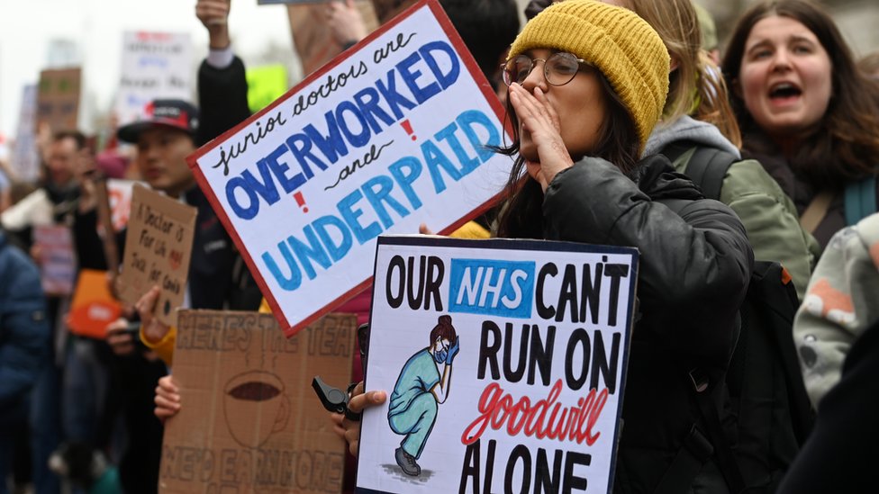 Four-day junior doctor strike set for April - BBC News