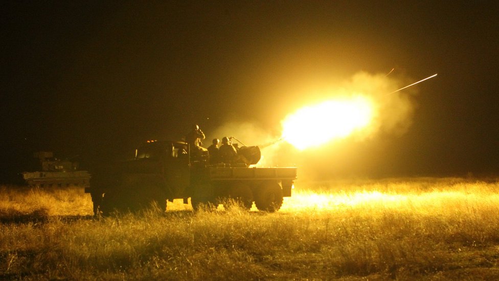 Наприкінці грудня сторони домовилися про "новорічне перемир'я", однак повного припинення вогню так і не настало. Сили АТО та "ДНР" і "ЛНР" звинувачують одне одного у періодичних обстрілах