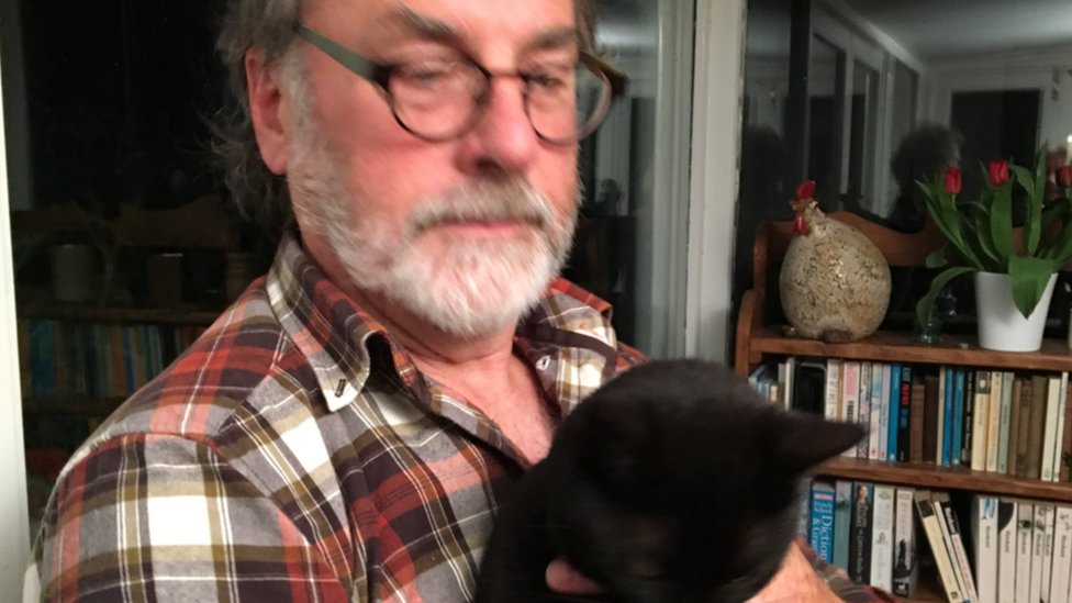 Стюарт Эванс со своим котом