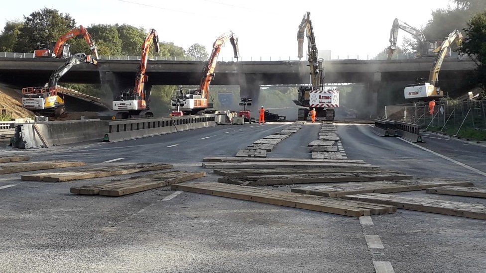 M27 closure Motorway re opens early after bridge work BBC News