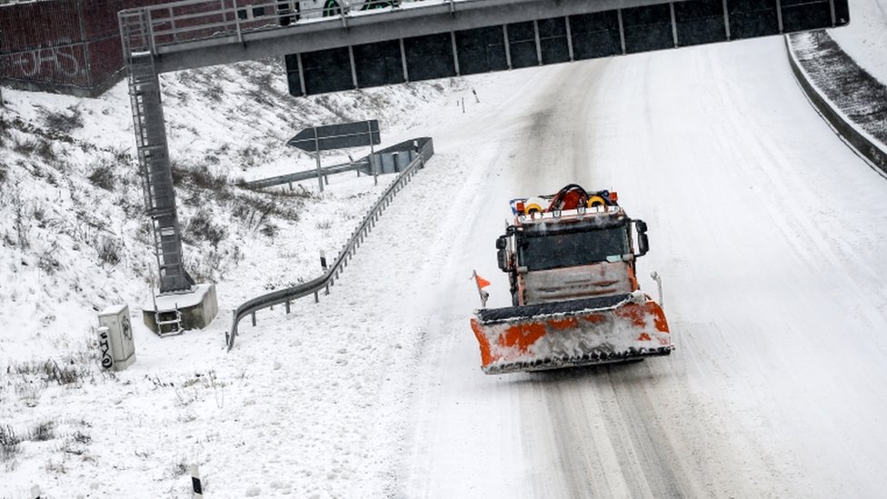 Image shows a snow plough near Dortmund