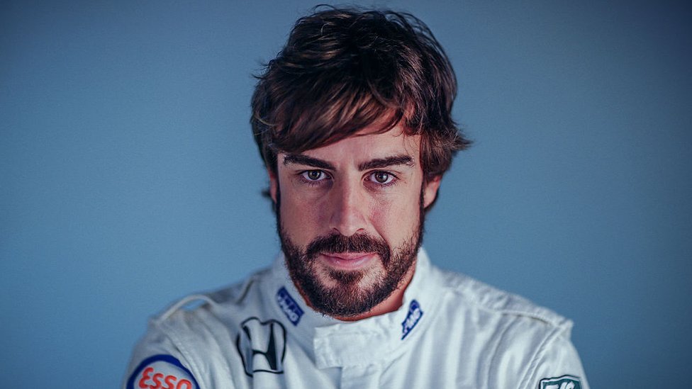 Formula 1 pilotu Fernando Alonso'ya İsviçre'de bisiklete binerken bir otomobil çarptı.