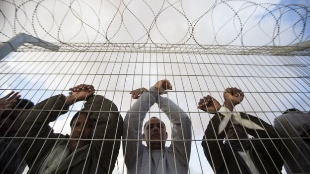 Banyak migran yang memasuki Israel secara gelap akhirnya ditahan.