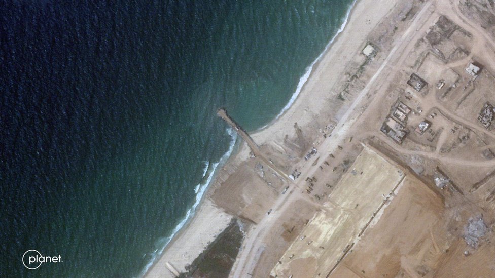 Gaza pier: US begins building floating base to boost aid