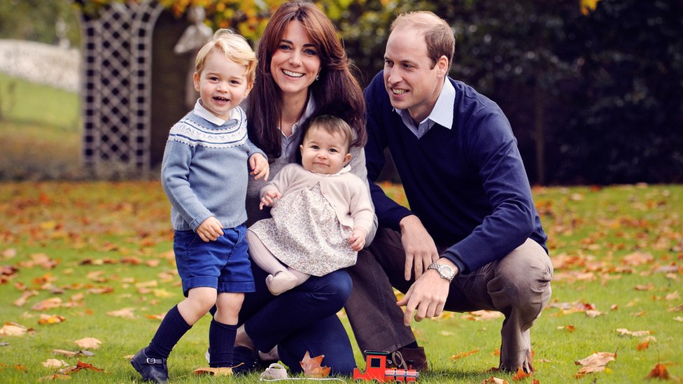 Семейное фото нового герцога и герцогини Кембриджских