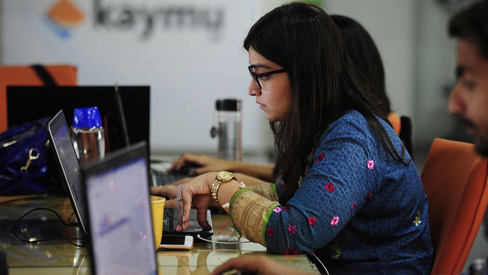 Cerca de 500.000 estudiantes han tomado los cursos de Open English. Estudiante