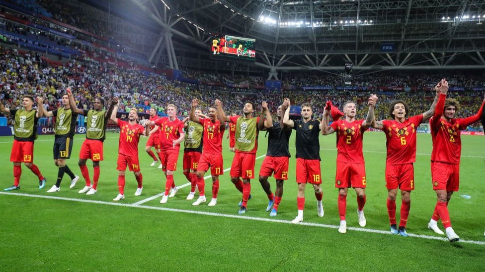 kutlama yapan Belçika takımı.