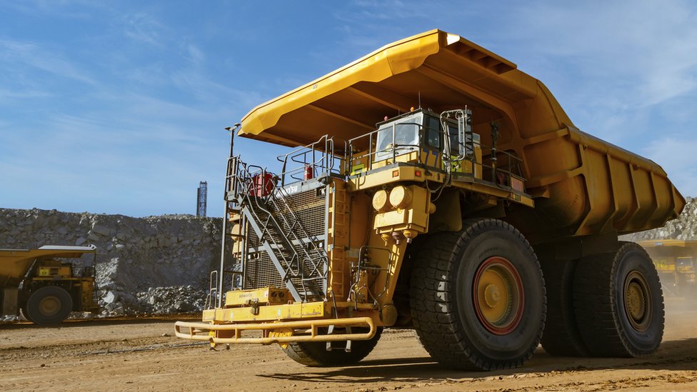 Anglo American Reveals World's Largest Hydrogen Fuel Cell Mining Truck