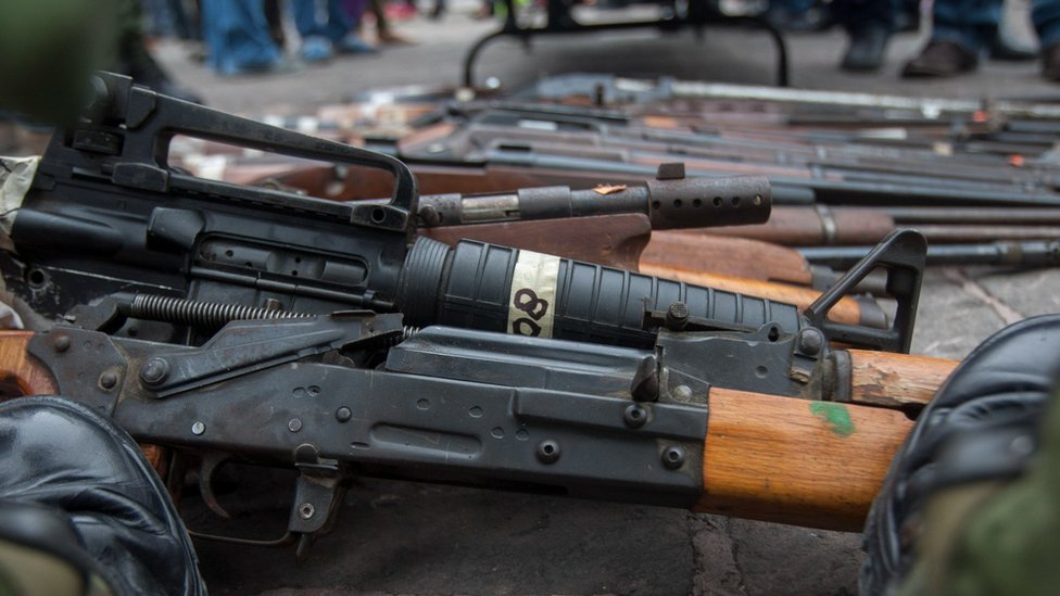 Rifles apreendidos em Monterrey, Mexico, em janeiro de 2017