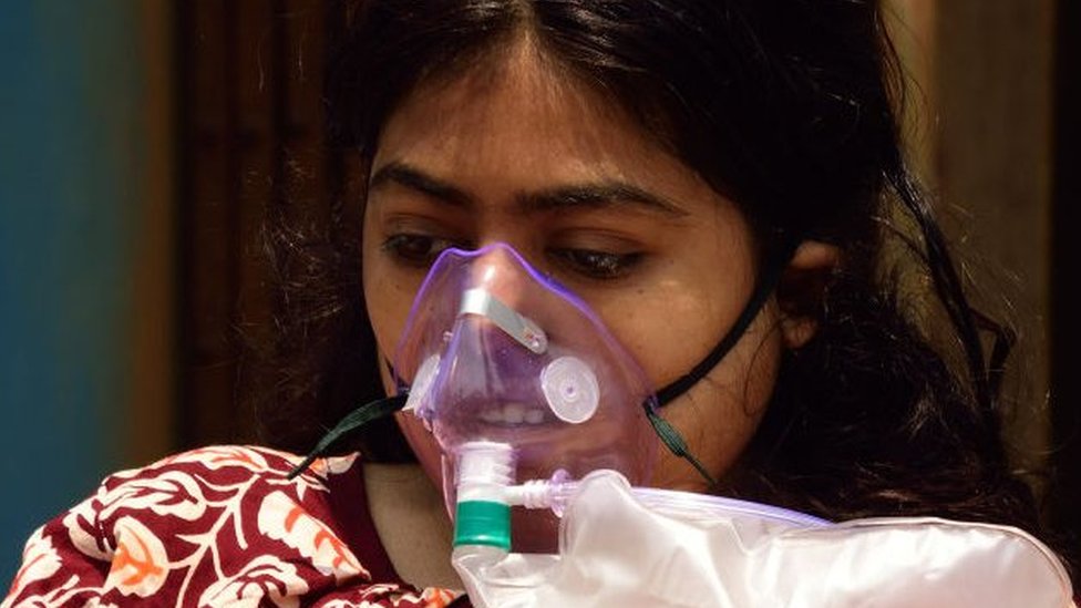 976px x 549px - Covid-19 in India: Patients struggle at home as hospitals choke - BBC News