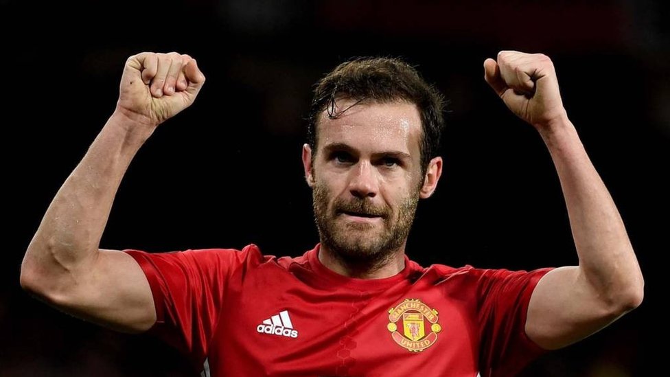 Mata muestra un lado del fútbol que suele estar escondido para los aficionados. Juan Mata