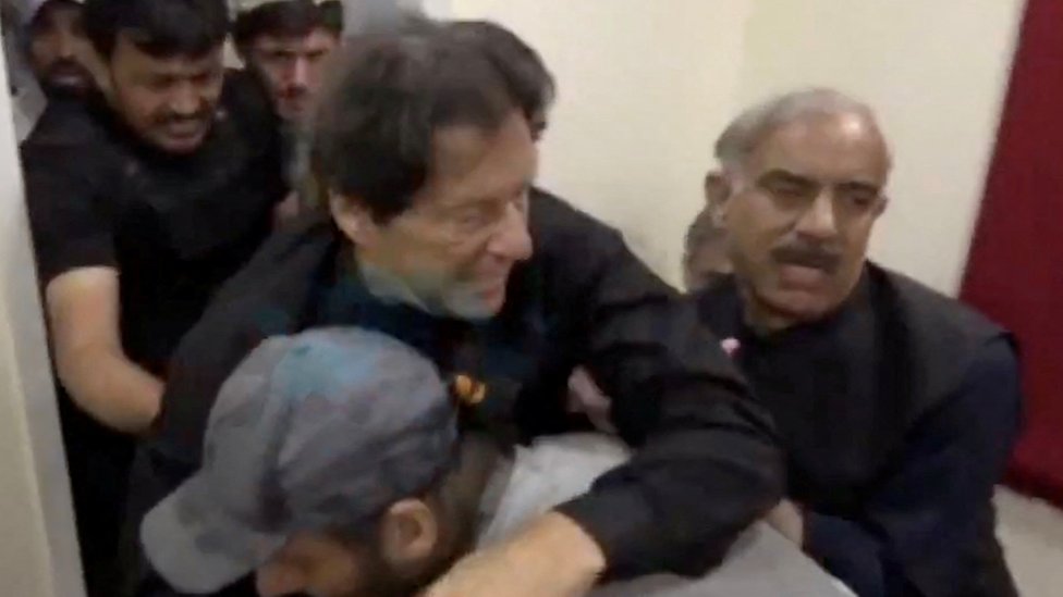 Imran Khan: Pakistan ex-prime minister wounded at protest march