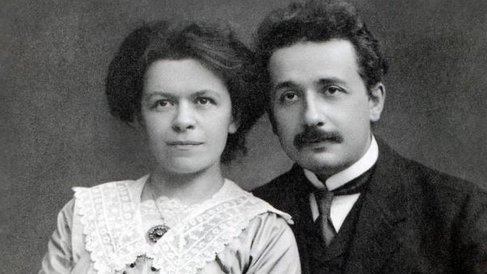 ميليفا ماريك، عالمة الفيزياء الصربية، وزوجها ألبرت أينشتاين عام 1905