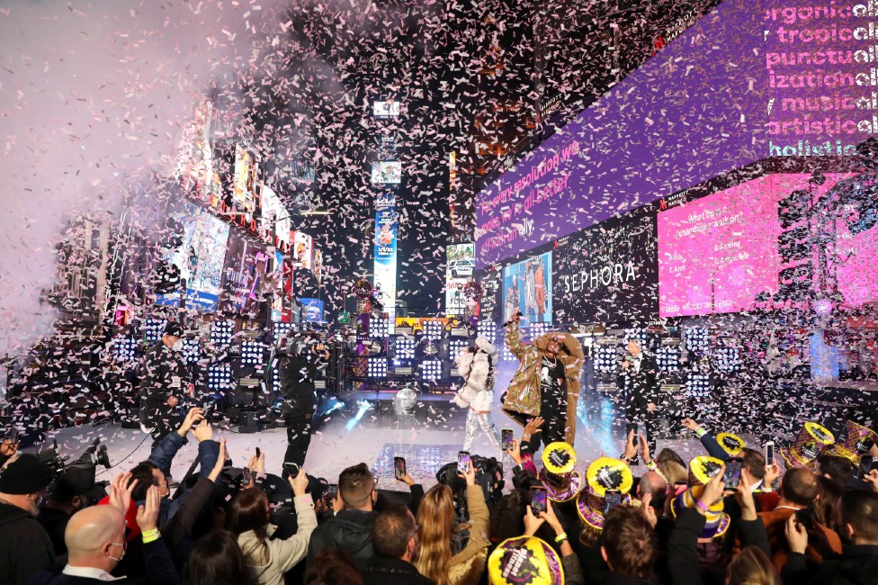 Los cantantes Ja Rule and Ashanti animaron las celebraciones en Nueva York.