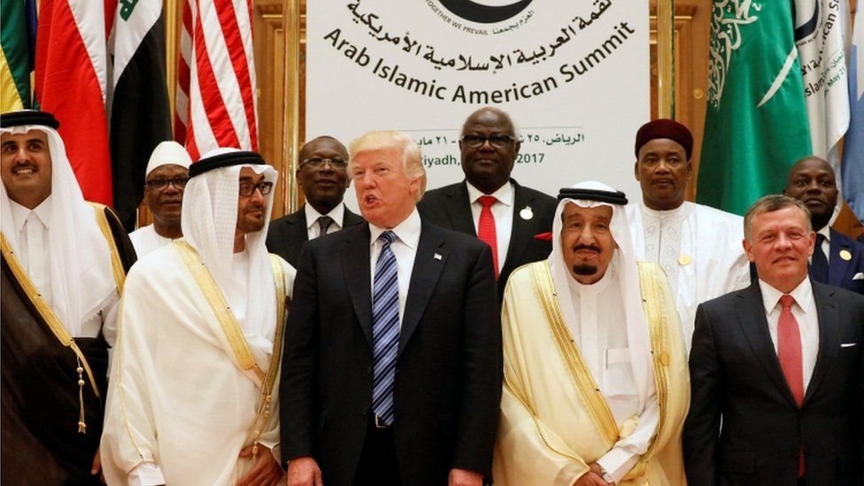 في أوائل يونيو/حزيران 2017 فرضت كل من السعودية والإمارات والبحرين إضافة إلى مصر مقاطعة تجارية وقطعت طرق المواصلات مع قطر