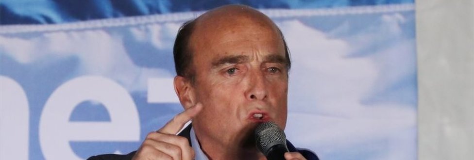 Даниэль Мартинес выступает после первого тура выборов в Уругвае