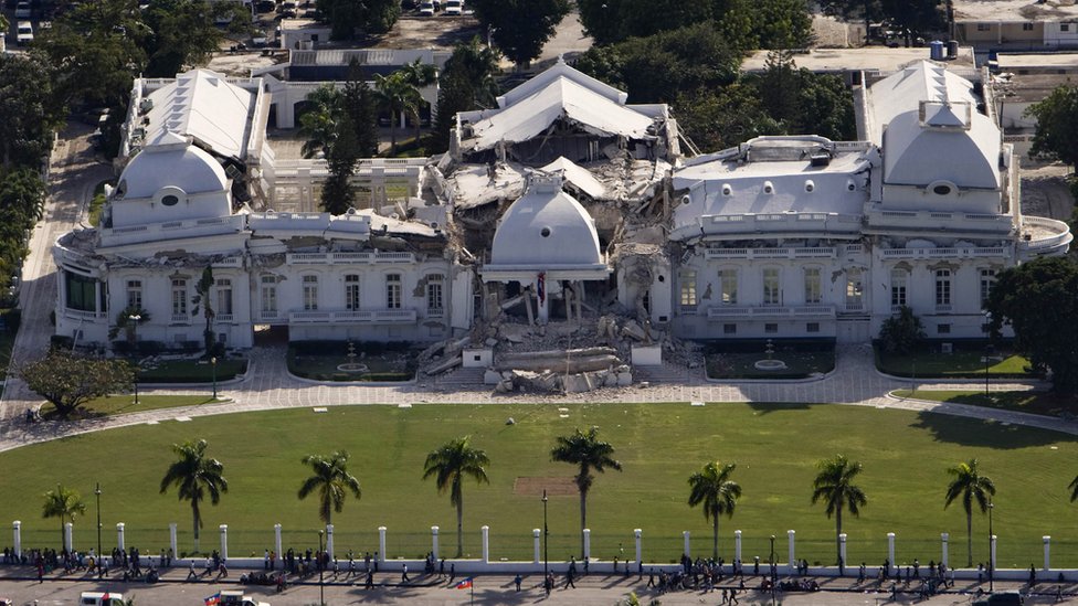 Palacio Nacional destruido