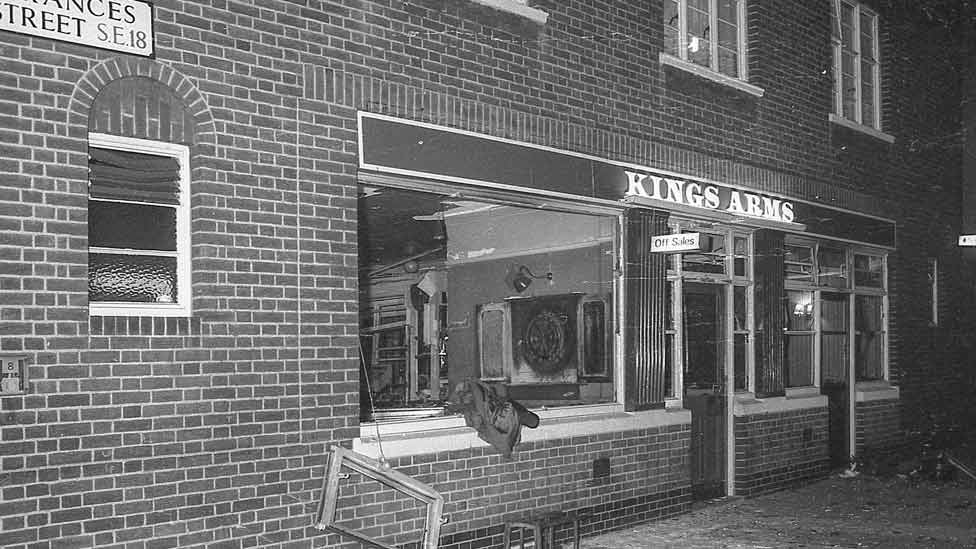 King's Arms после бомбардировки