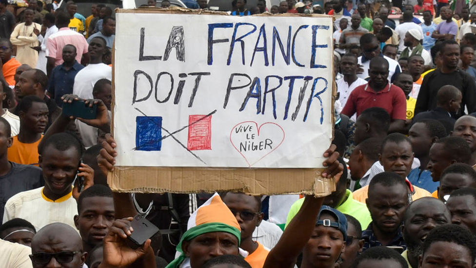 Coup d'État au Niger : la France est-elle responsable de l'instabilité en Afrique de l'Ouest ? - BBC News Afrique