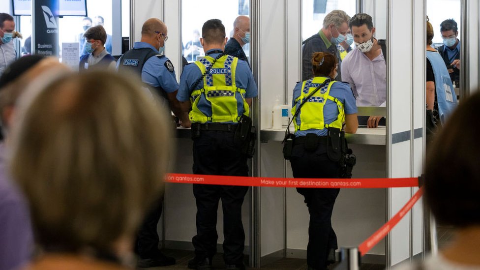 Guardias fronterizos australianos controlan la entrada en aeropuertos